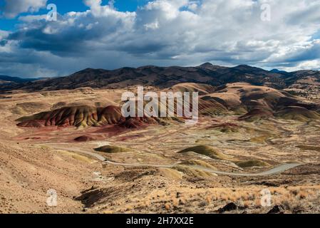 Blick über den Painted Hill Abschnitt vom Caroll Rim Trail Stockfoto