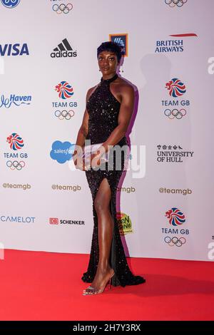 LONDON, GROSSBRITANNIEN. 25th. November 2021. Amarachi Pipi nimmt am Donnerstag, den 25. November 2021 in LONDON, GROSSBRITANNIEN, am Team GB Ball 2022 bei der Evolution London Teil. Kredit: Taka G Wu/Alamy Live Nachrichten Stockfoto