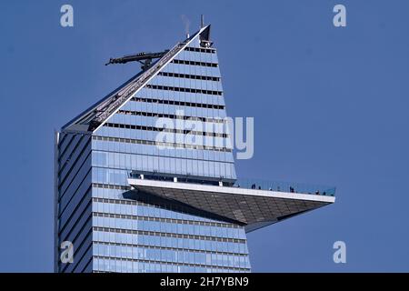 New York City, USA - 17. November 2021: Die Edge-Aussichtsplattform auf den Hudson Yards, 1000 Meter hoch Stockfoto