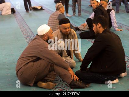 Kirgisistan, innerhalb der zentralen Moschee in Bischkek Stockfoto