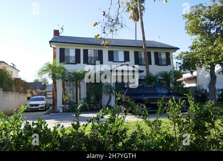 Los Angeles, California, USA 25th. November 2021 Eine allgemeine Sicht der Atmosphäre von Meghan Markle, Meghan Herzogin von Sussex ehemaliges Haus/Haus in der 447 S. Highland Avenue am 25. November 2021 in Los Angeles, Kalifornien, USA. Foto von Barry King/Alamy Stockfoto Stockfoto