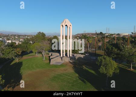 Eine Luftaufnahme des Armenischen Völkermord-Märtyrerdenkmals im Bichnell Park, Donnerstag, 25. November 2021, in Montebello, Kalif. Die Struktur, enthüllt in Einem Stockfoto