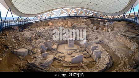 Gobeklitepe in Sanliurfa, Türkei. Die antike Stätte von Gobekli Tepe ist der älteste Tempel der Welt. UNESCO-Weltkulturerbe. Stockfoto