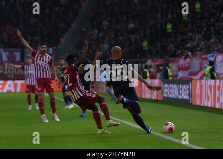 Athen, Attiki, Griechenland. 25th. November 2021. Während des Spiels von Olympiacos gegen Fenerbahçe. (Bild: © Dimitrios Karvountzis/Pacific Press via ZUMA Press Wire) Stockfoto