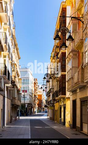 Enge Gassen in Cartagena, Murcia, südöstlicher Teil Spaniens Stockfoto