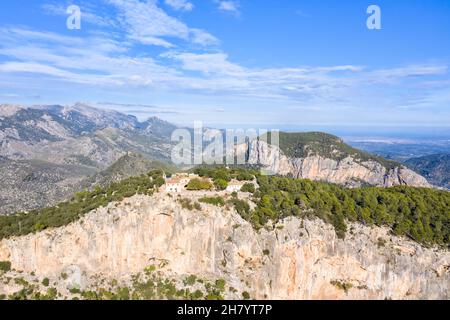 Ruinen der Burg Castell Alaro auf Mallorca Berglandschaft Landschaft Reise Reisen Urlaub Urlaub Luftbild Ansicht in Spanien Stockfoto