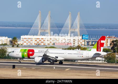 Lissabon, Portugal - 24. September 2021: TAP Air Portugal Airbus A321neo am Flughafen Lissabon (LIS) in Portugal. Stockfoto