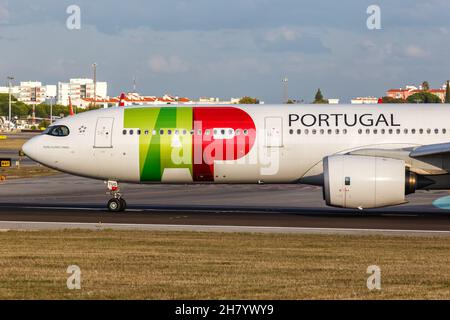 Lissabon, Portugal - 22. September 2021: TAP Air Portugal Airbus A330-900neo am Flughafen Lissabon (LIS) in Portugal. Stockfoto