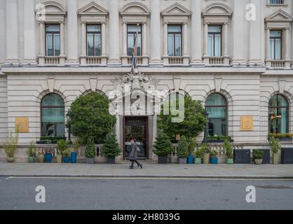 Außenansicht des Sofitel London St James Hotels. Waterloo Place, St. James, London, England, Großbritannien Stockfoto