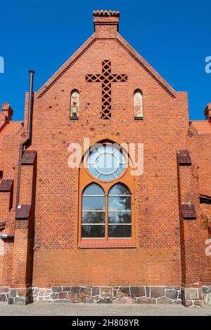 Фрагмент фасада православного храма Преображения Господня в курортном городе Зеленоградск, Калининград регион Stockfoto