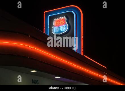 Neon-Café-Schild an der Route 66 in Albuquerque, New Mexico, USA Stockfoto