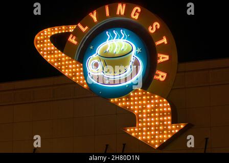 Neon-Café-Schild an der Route 66 in Albuquerque, New Mexico, USA Stockfoto