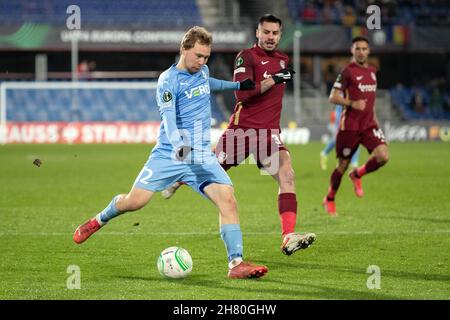 Randers, Dänemark. 25th. November 2021. Simon Tibbling (12) vom Randers FC, gesehen während des UEFA Europa Conference League-Spiels zwischen dem Randers FC und CFR Cluj im Cepheus Park in Randers. (Foto: Gonzales Photo/Alamy Live News Stockfoto