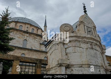 Die Capanoğlu-Moschee, die im Volksmund als große Moschee oder Ulucami bekannt ist, ist eines der wichtigsten Beispiele für den türkischen Architekturstil in Anat Stockfoto