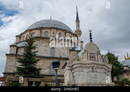 Die Capanoğlu-Moschee, die im Volksmund als große Moschee oder Ulucami bekannt ist, ist eines der wichtigsten Beispiele für den türkischen Architekturstil in Anat Stockfoto