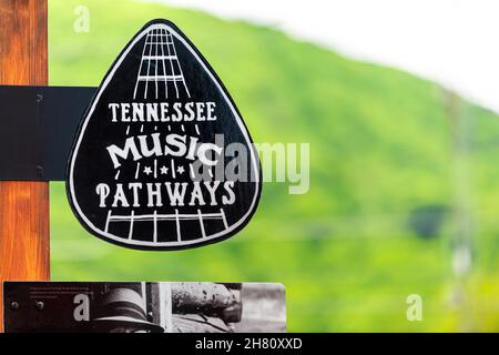 Mountain City, USA - 16. November 2021: Tennessee Music Pathways Marker für Musikfestival Heritage Site in Johnson County Tennessee Ski Resort town Stockfoto