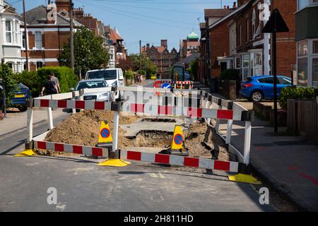 Felixstowe Suffolk UK June 03 2021: Eine abgesperrte Straße, während größere Arbeiten durchgeführt werden Stockfoto