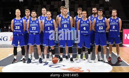 Deutschland, Nürnberg, KIA Metropol Arena - 25.11.2021 - FIBA Basketball World Cup 2023 European Qualifiers, Gruppe D - Team Deutschland vs. Team Estland Bild: Team Estonia Line-up. Stockfoto