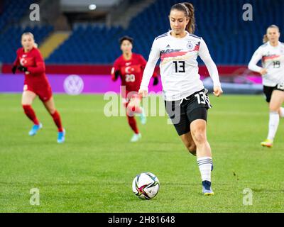 Sara Däbritz 13 (Deutschland) während des Frauen-WM-Qualifikationsspiels zwischen Deutschland und der Türkei im Eintracht-Stadion in Braunschweig. MERK MICHAELA Stockfoto