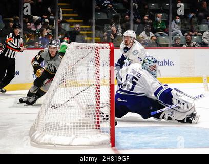 Abbotsford Canucks gewinnen in Überstunden einen Saisonauftakt von 3-2 über Henderson Silver Knights in Abbotsford, Freitag, 23. Oktober 2021 Stockfoto