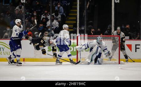 Abbotsford Canucks gewinnen in Überstunden einen Saisonauftakt von 3-2 über Henderson Silver Knights in Abbotsford, Freitag, 23. Oktober 2021 Stockfoto