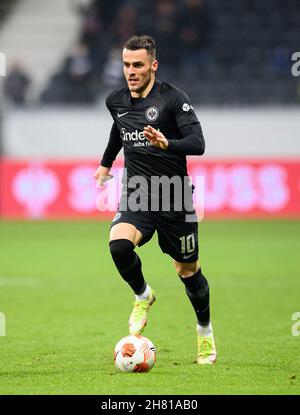 Frankfurt, Deutschland. 25th. November 2021. Filip KOSTIC (F) Action, Fußball Europa League, Gruppenbühne, Spieltag 5, Eintracht Frankfurt (F) - Royal Antwerp FC (RA) 2: 2, am 25th. November 2021 in Frankfurt/Deutschland. â Credit: dpa picture Alliance/Alamy Live News Stockfoto