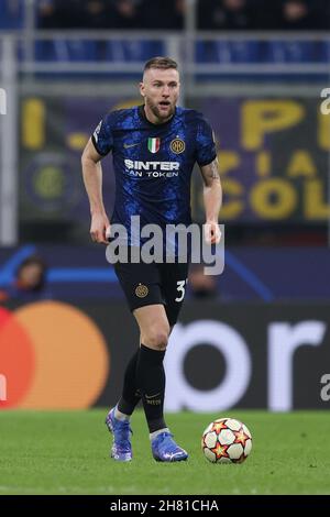 Milan Skriniar (FC Internazionale) im Einsatz während des Inter - FC Internazionale gegen Shakhtar Donetsk, UEFA Champions League Fußballspiels in Mailand, Italien, November 24 2021 Stockfoto