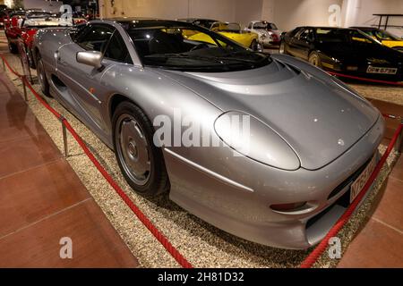 Jaguar XJ220, ausgestellt im Haynes International Motor Museum, Sparkford, Yeovil, Somerset Stockfoto