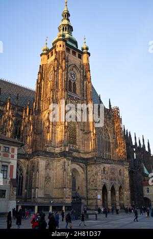 PRAG, TSCHECHISCHE REPUBLIK - 29. OKTOBER 2021: Veitsdom auf der Prager Burg Stockfoto