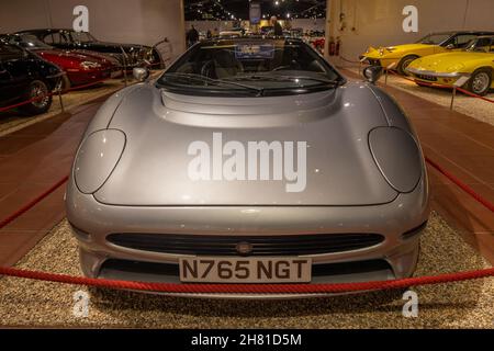 Jaguar XJ220, ausgestellt im Haynes International Motor Museum, Sparkford, Yeovil, Somerset Stockfoto