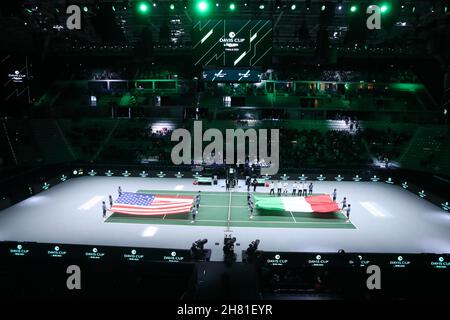 Turin, Italien. 26th. November 2021. Blick in den Pala Alpitour während des Davis-Cup-Gruppe-E-Spiels zwischen den Vereinigten Staaten und Italien bei Pala Alpitour am 26. November 2021 in Turin, Italien. Quelle: Marco Canoniero/Alamy Live News Stockfoto