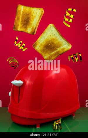 Roter Toaster knusprig frisches Brot in Scheiben mit grünen Fliesen. Frühstück Essen Levitation Concept.Morning Toast Kochen kreative Minimalismus Idee Weihnachtsverkauf Kitch Stockfoto