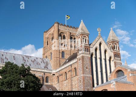 St Albans Cathedral, vom Park aus gesehen, St Albans, Herts, Großbritannien. Stockfoto