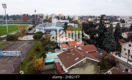 Wohnviertel, Fotografie von einer Drohne, Bron, AURA Region, Zentral-Ost-Frankreich Stockfoto