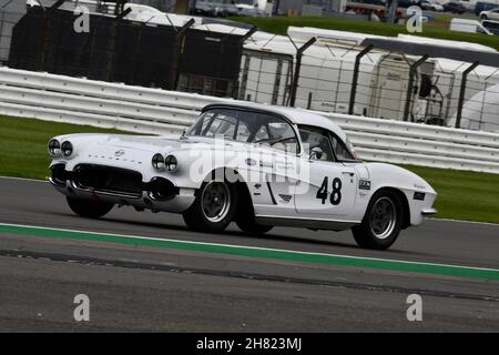 Peter James, Alan Letts, Chevrolet Corvette, Royal Automobile Club Historic Tourist Trophy, Pre-1963 GT, die Tourist Trophy ist die längste Einrichtung Stockfoto