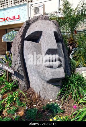 Die Moyai-Statue in Shibuya in der Nähe des JR-Bahnhofs, gestiftet von den Bewohnern der Niijima-Insel der Izu-Inseln. Stockfoto