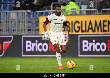 Cagliari, Italien. 26th. November 2021. Lassana Coulibaly von Salernitana während Cagliari Calcio vs US Salernitana, italienische Fußballserie Ein Spiel in Cagliari, Italien, November 26 2021 Quelle: Independent Photo Agency/Alamy Live News Stockfoto