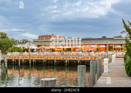 Am frühen Abend Aufnahme von Le Bilboquet in Sag Harbor, NY Stockfoto