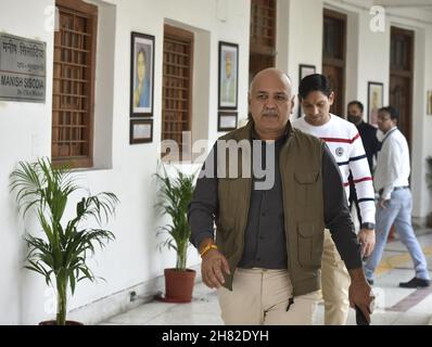 Neu-Delhi, Indien. 26th. November 2021. NEU-DELHI, INDIEN - 26. NOVEMBER: Der stellvertretende Premierminister manish Sisodia aus Delhi trifft am 26. November 2021 in Neu-Delhi, Indien, ein, um an der Sonderversammlung von Delhi in Vidhan Sabha teilzunehmen. (Foto: Sonu Mehta/Hindustan Times/Sipa USA) Quelle: SIPA USA/Alamy Live News Stockfoto