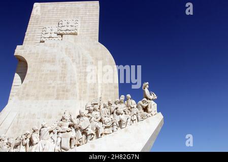 Denkmal für Entdecker, Skulpturen und architektonische Details, Belem, Lissabon, Portugal Stockfoto