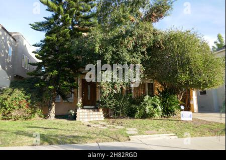 Los Angeles, California, USA 26th. November 2021 Eine allgemeine Sicht auf die Atmosphäre von Meghan Markle, Meghan Herzogin von Sussex ehemaliges Haus in 1072 S. Cloverdale Avenue am 26. November 2021 in Los Angeles, Kalifornien, USA. Foto von Barry King/Alamy Stockfoto Stockfoto