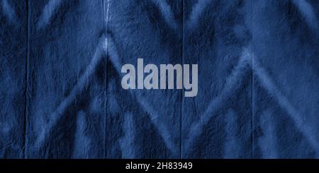 Blaues Denim-Ikad-Muster. Krawatte und Dye Shibori. Aquarell Abstrakte Malerei. Tinte Verschmutztes Papier. Ogee-Muster. Tie Dye Shibori. Farbspritzer Mit Aquarellfarbe Stockfoto