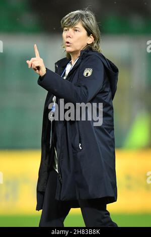 Renzo Barbera Stadium, Palermo, Italien, 26. November 2021, Italiens Chefcoach Milena Bertolini während der FIFA Fußball-Weltmeisterschaft der Frauen und#39;s 2023 - Italien gegen SWI Stockfoto