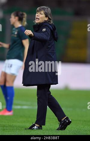 Renzo Barbera Stadium, Palermo, Italien, 26. November 2021, Italiens Chefcoach Milena Bertolini während der FIFA Fußball-Weltmeisterschaft der Frauen und#39;s 2023 - Italien gegen SWI Stockfoto
