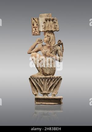 Ptolemäische ägyptische Statue Fragment des hölzernen Schreins, der einen gott darstellt, 3-4th Cent BC. Ursprünglich mit farbigem Glas eingelegt. Kunsthistorisches Muesum V Stockfoto