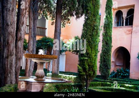 Der Garten von Daraxa in La Alhambra in Granada, Spanien. Stockfoto