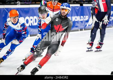 Dordrecht, Niederlande. 27th. November 2021. DORDRECHT, NIEDERLANDE - 27. NOVEMBER: Steven Dubois aus Kanada tritt beim ISU World Cup Short Track Speed Skating Dordrecht am 27. November 2021 auf dem Optisport Sportboulevard in Dordrecht, Niederlande an (Foto von Douwe Bijlsma/Orange Picics) Kredit: Orange Pics BV/Alamy Live News Stockfoto