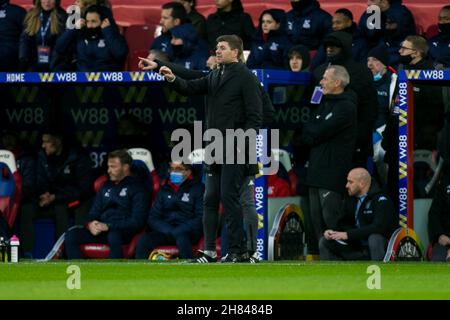 London, Großbritannien. NOV 27th Steven Gerrard von Aston Villa Gesten während des Premier League-Spiels zwischen Crystal Palace und Aston Villa im Selhurst Park, London am Samstag, 27th. November 2021. (Kredit: Federico Maranesi | MI Nachrichten) Kredit: MI Nachrichten & Sport /Alamy Live Nachrichten Stockfoto