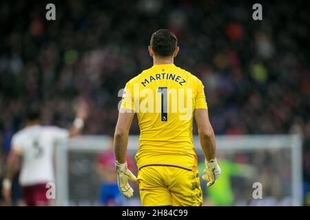 London, Großbritannien. NOV 27th Emiliano Martinez von der Aston Villa steht während des Premier League-Spiels zwischen Crystal Palace und Aston Villa im Selhurst Park, London, am Samstag, 27th. November 2021. (Kredit: Federico Maranesi | MI Nachrichten) Kredit: MI Nachrichten & Sport /Alamy Live Nachrichten Stockfoto