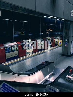 Die U-Bahn-Station Battersea Power Station an der Northern Line der Londoner U-Bahn befindet sich in der Nähe des Bahnhofs Battersea Power Station. Verlängerung Der Northern Line Stockfoto